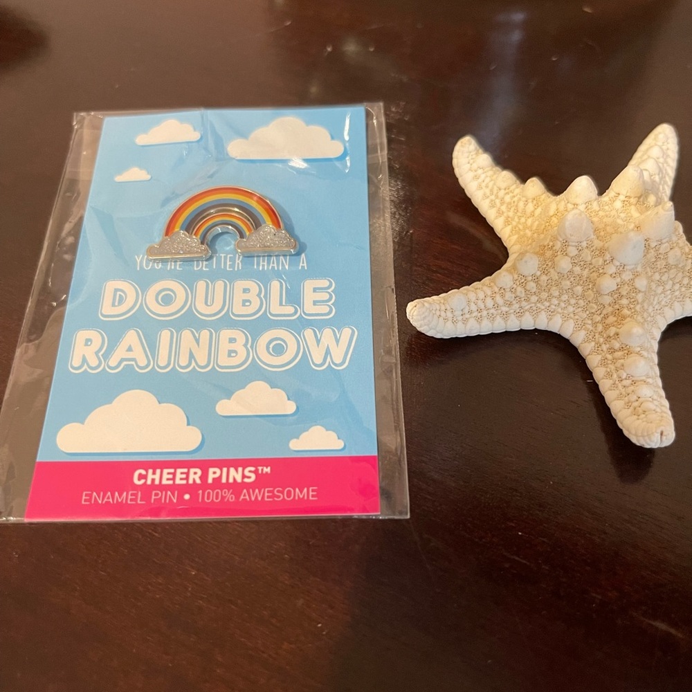 ✨🌈🪐🐈‍⬛🦄🥓Cheer Pins⭐️ - Picture 4 of 7